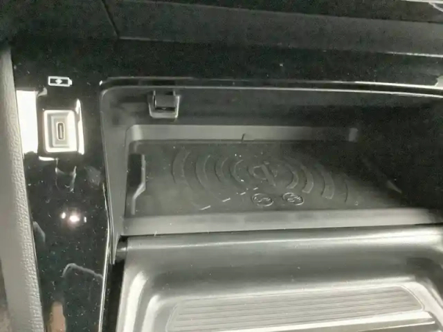 Peugeot 2008 hybrid 145 e-dcs6 — photo 65