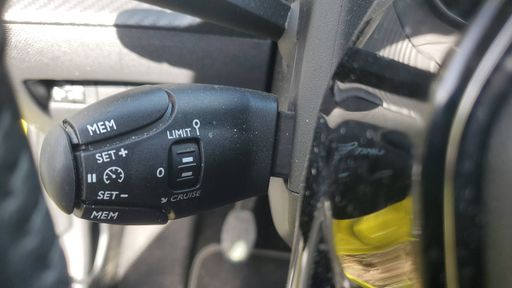 Peugeot 208 1.2 PureTech 100 - Active – 2024 – 14224 km – Essence – Boîte Manuelle — photo 7