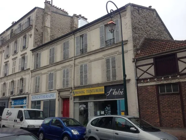 Immeuble mixte 700 m²