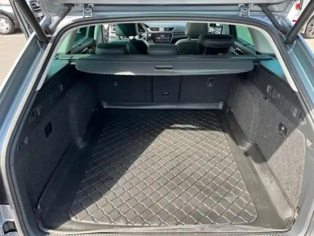 Skoda Superb combi 1.4 tsi phev 218ch laurin&amp;klement dsg6 — photo 9