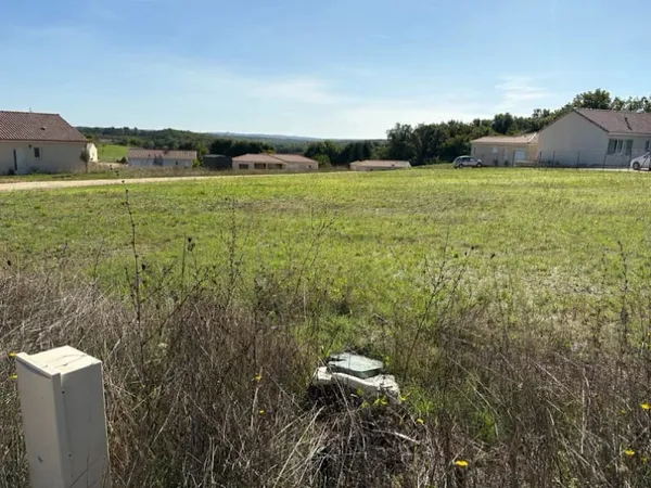 Terrain 1102 m²