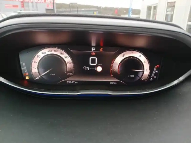 Peugeot 3008 puretech 130ch s&amp;s eat8 — photo 11