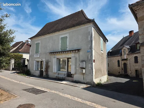 Maison de bourg 112 m² avec bâtiment attenant de 63 m², garage et combles aménageables - Bétaille (L