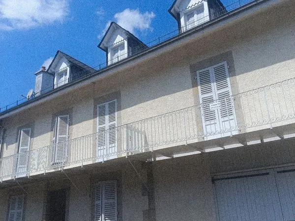 Appartement T3A Vic sur cere