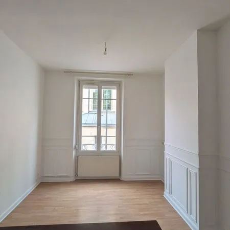 Particulier Loue grand T3 Rénové et lumineux au centre de Reims