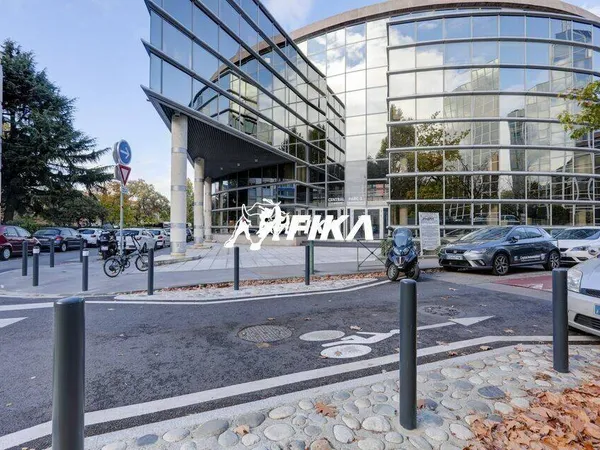 Bureau 241 m²