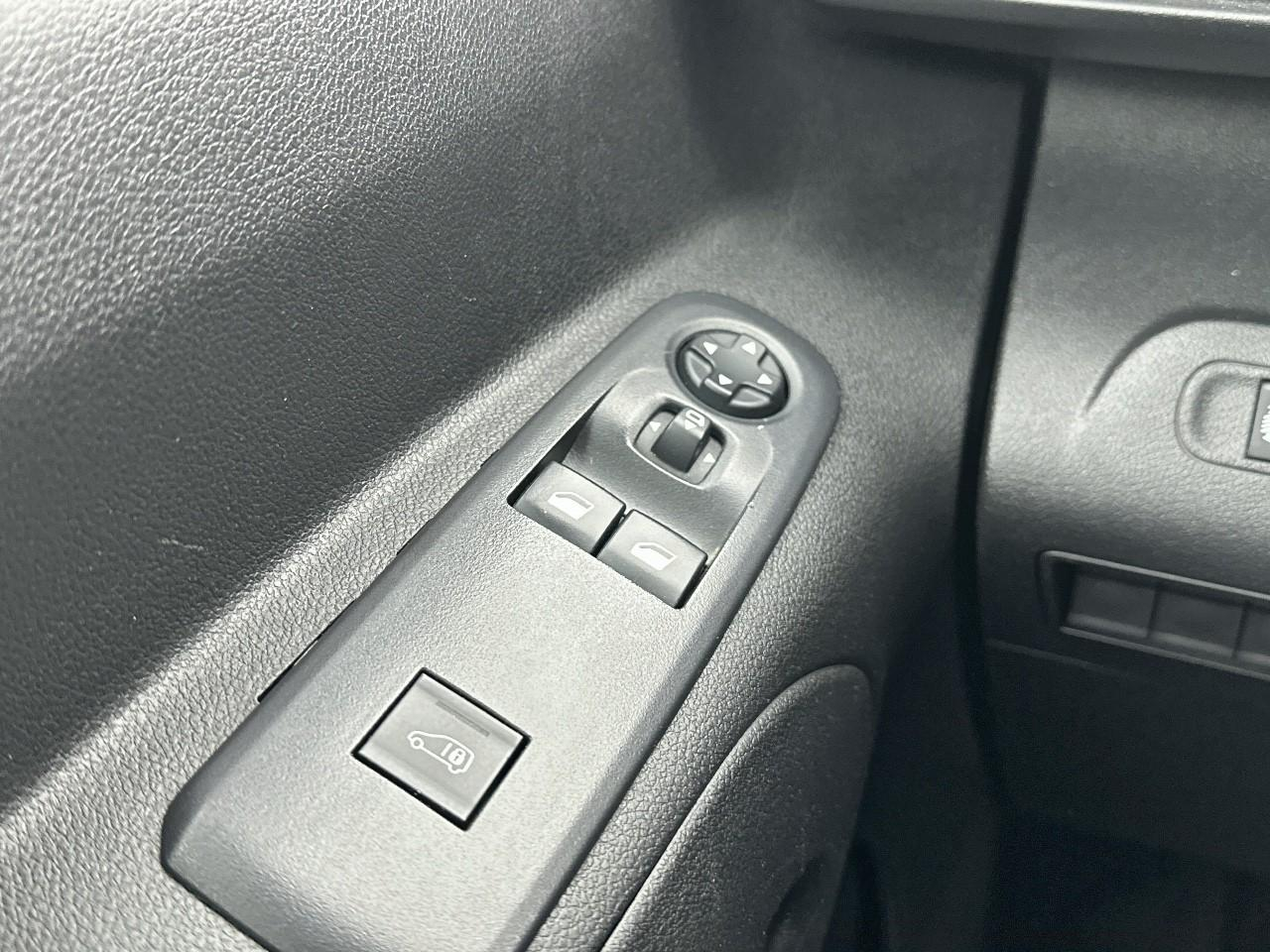Citroën Berlingo van m 650 bluehdi 100 s&s bvm6 driver — photo 16