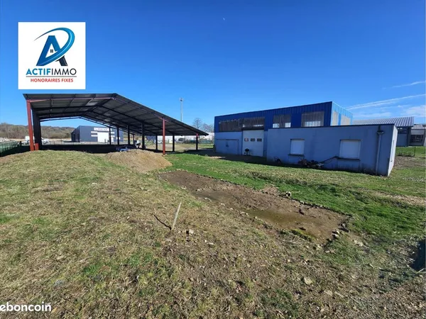 Local 256 m² La Sauvagère