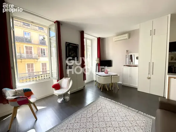 Nice - carré d'or - élégant studio de 27 m² en étage élevé avec ascenseur