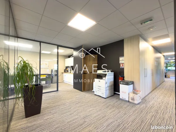 Bureaux 215 m² Loos