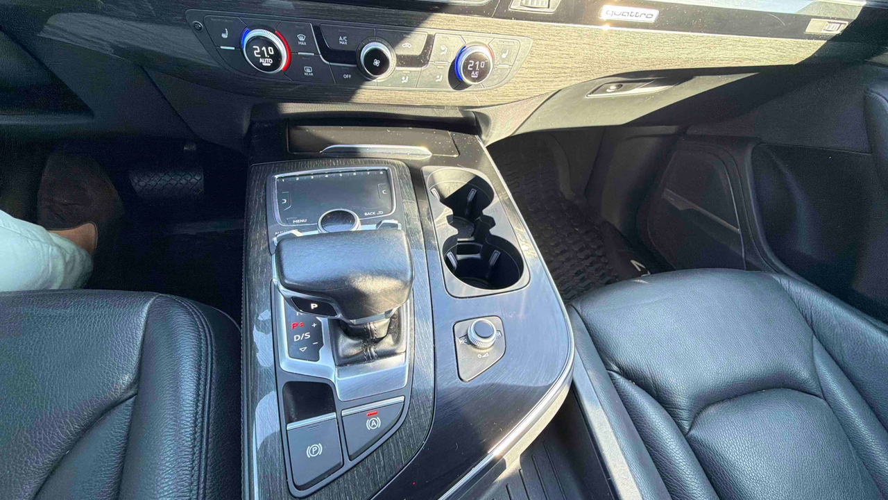 Audi Q7 3.0 V6 TDI Clean Diesel 218 Tiptronic 8 Quattro 7pl — photo 24