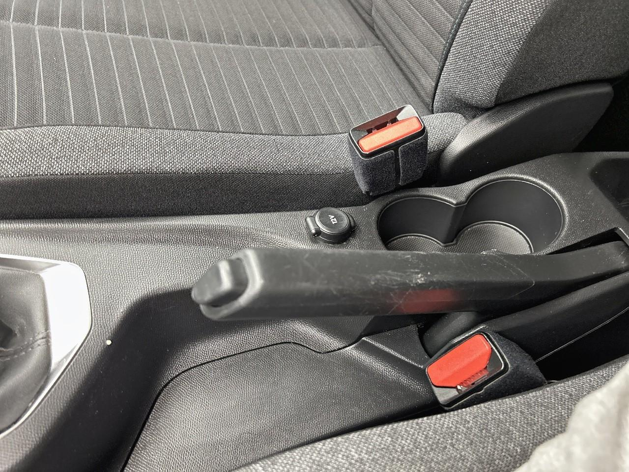 Peugeot 208 puretech 100 s&s bvm6 style — photo 18