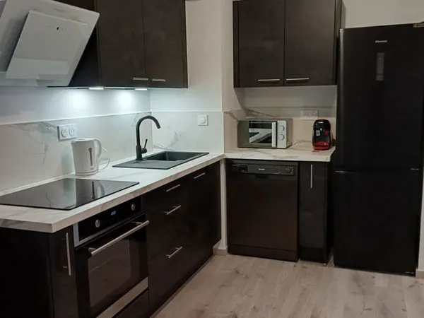 T3 pres Chu "1chambre disponible" (1étudiante enplace)