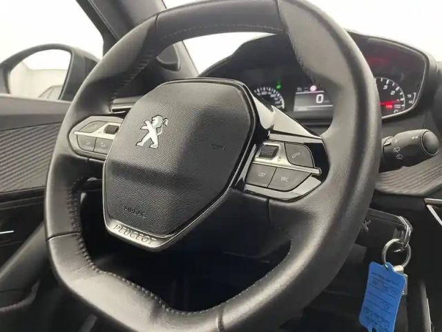 Peugeot 2008 puretech 100 s&amp;s bvm6 — photo 29