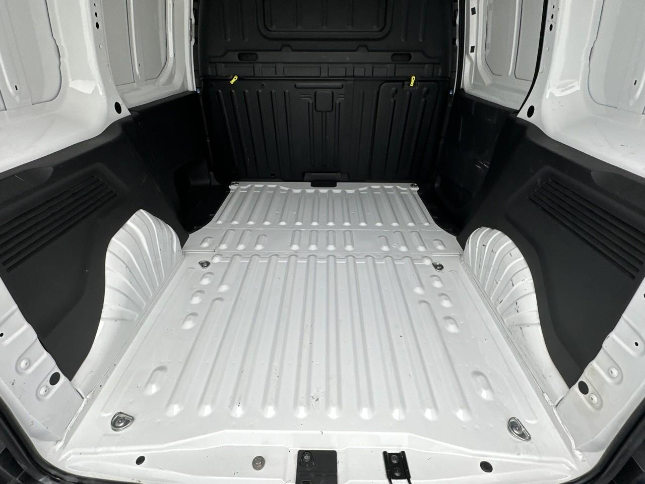 Citroën Berlingo van m 650 bluehdi 100 s&s bvm6 driver — photo 6