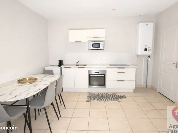 Studio 1 pièce 28 m²