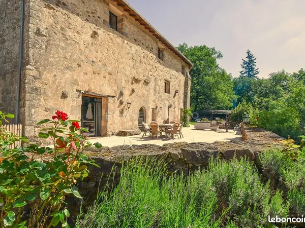 Propriété 6 pièces 270 m²