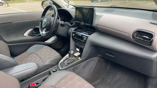 Toyota Yaris Cross 1.5 HSD 116 Hybrid 4WD E-CVT 92 - Collection – 2022 – 89403 km – Hybride essence – Boîte Robotisée — photo 24