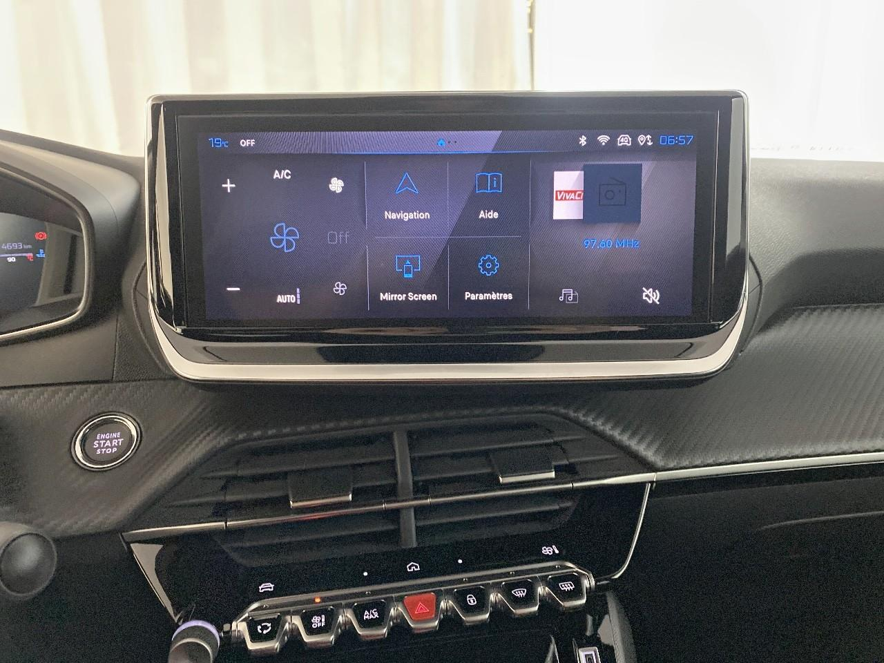 Peugeot 2008 hybrid 145 ch e-dcs6 allure — photo 14