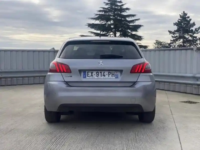 Peugeot 308 1.6 bluehdi 120ch s&amp;s style eat6 — photo 6