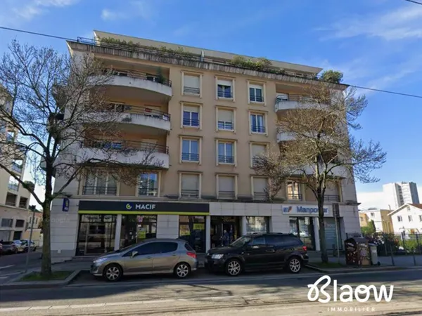 Garage Bron-Centre à vendre