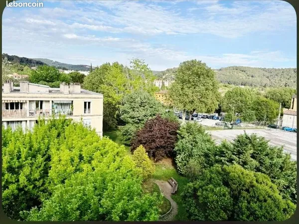 Aix-en-Provence — Appartement T4/T5 très lumineux avec balcons, à 5 min de la place Bellegarde