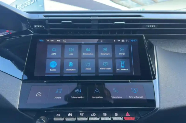 Peugeot 308 phev 180 e-eat8 — photo 18