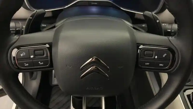 Citroën C5 Aircross hybride rechargeable 225 s&amp;s e-eat8 shine — photo 20