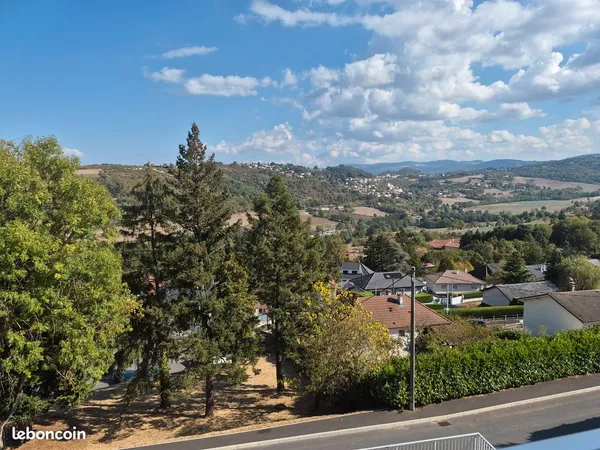 Appartement T3/T4 lumineux de 82m² vue panoramique, parking & transports - Saint-Genest-Lerpt