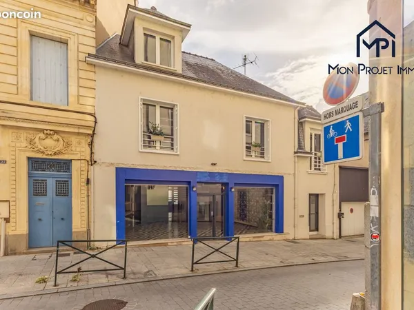 Local commercial 207 m² Laval