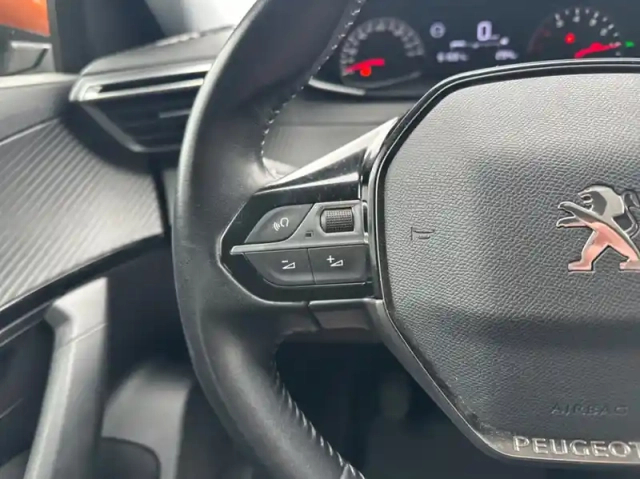 Peugeot 2008 1.2 puretech 100ch s&amp;s active — photo 15
