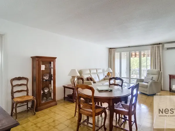 FREJUS DERNIER ETAGE T5 DOUBLE PARKING GARAGE CAVES