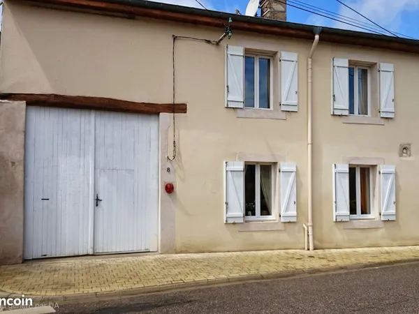 Maison de village 119 m² - 3 chambres - Grand garage - Trondes