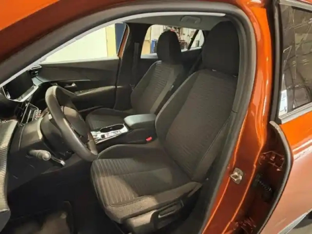 Peugeot 2008 e- 136 style carplay /camera 180 / sièges chauffants — photo 13