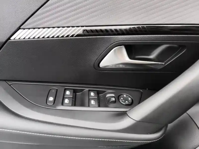 Peugeot 2008 hybrid 136 e-dcs6 allure — photo 20