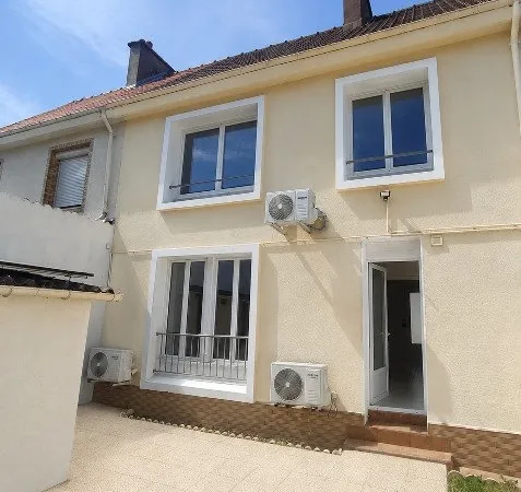 Maison 3 chambres, DPE en A, aucun travaux, secteur calme.