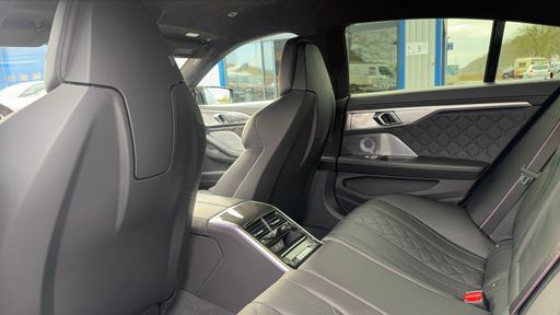 BMW M8 GRAN Coupe Xdrive 625 V8 BVA8 - Competition – 2021 – 79890 km – Essence – Boîte Automatique — photo 20