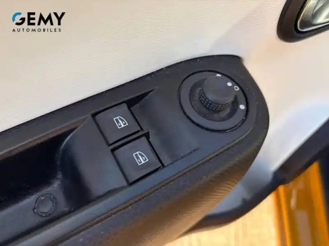 Renault Twingo iii e-tech — photo 12