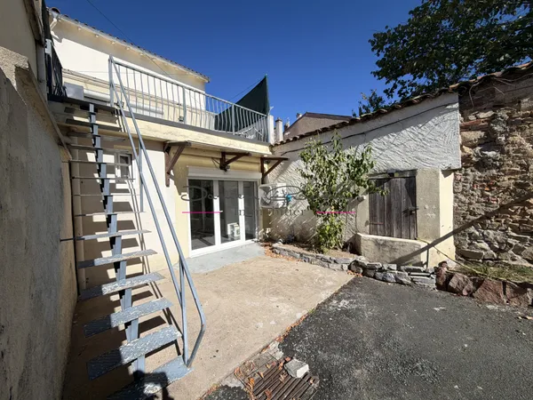 MAISON DE VILLAGE - 5 PIECES - SAINT-JUST-LA-PENDUE