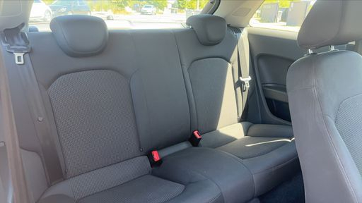 Audi A1 1.6 TDI 90 - Ambiente – 2013 – 158263 km – Diesel – Boîte Manuelle — photo 18