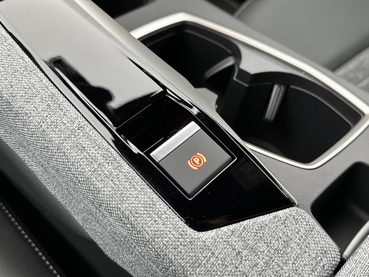 Peugeot 3008 hybrid 145 e-dcs6 allure — photo 32