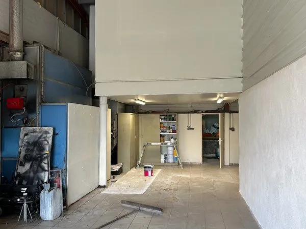 Local d’activité et entrepôt Location Afa 1p 80m² 1250€