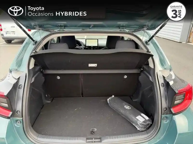 Toyota Yaris 116h design 5p mc24 — photo 10