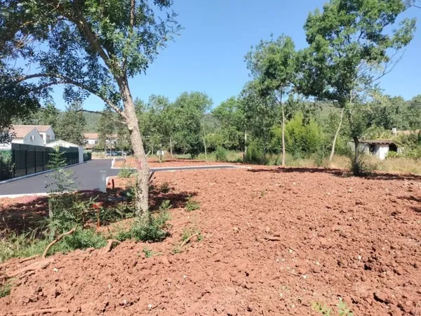 Terrain 278 m²