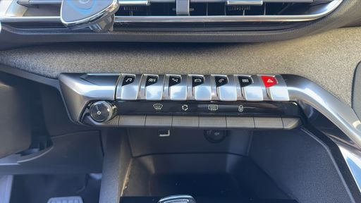 Peugeot 3008 1.2 PureTech 130 EAT8 - Allure – 2017 – 150212 km – Essence – Boîte Automatique — photo 15