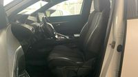 Peugeot 3008 HYBRID 225ch Allure Pack e-EAT8 — photo 12