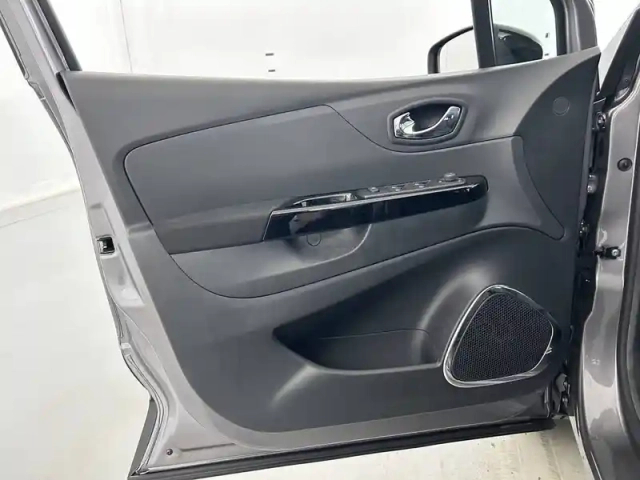 Renault Captur tce 90 energy — photo 22