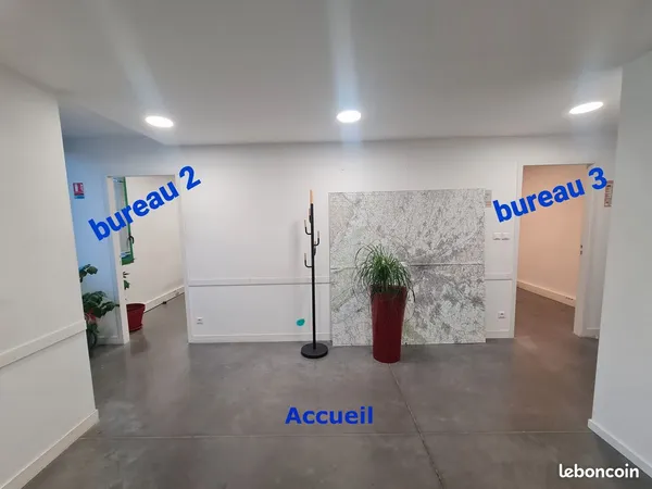 Bureaux avec dépôt