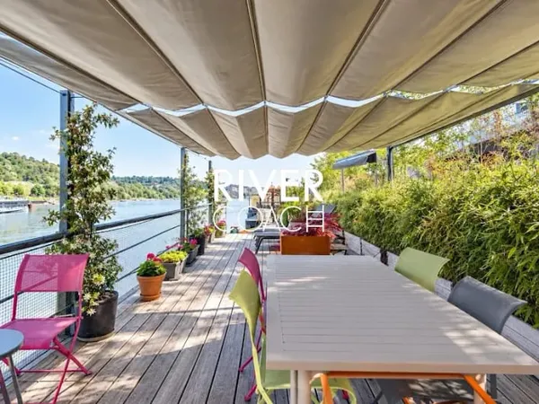 Péniche 4 pièces 180 m²