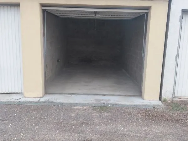 Garage à louer